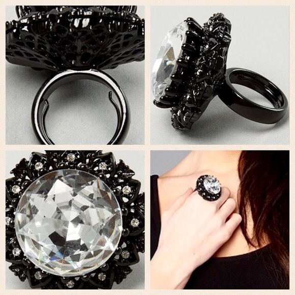 🦋Betsy Johnson❌❤️Vintage GO BIG or GO HOME Ring💋 - Picture 3 of 4