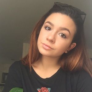 Meet your Posher, Simone