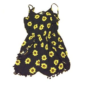 Cute Sunflower Romper w/pompom hems 🌻