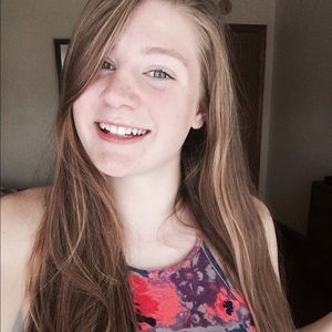 Meet your Posher, Caitlin