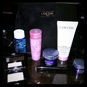 LANCOME MAKEUP BAG W/ 7 TRAVEL SIZE PRODUCTS