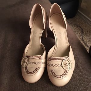 Gianni Bini cream and Brown stitch detail pumps
