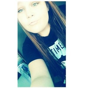 Meet your Posher, Alexis