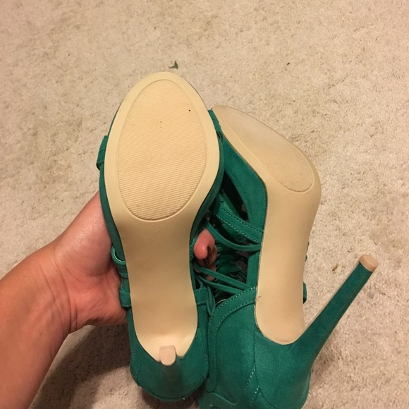 Shoes - Picture 3 of 3