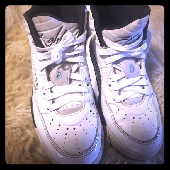 Jordan Flight 9.5 basketball shoe