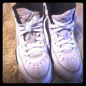 Jordan Flight 9.5 basketball shoe