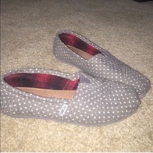grey with white polka dot toms, never worn