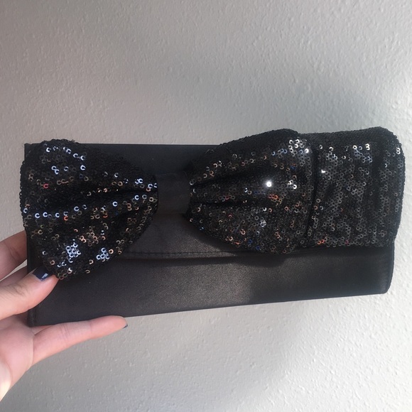 Black glitter bow clutch - Picture 1 of 6