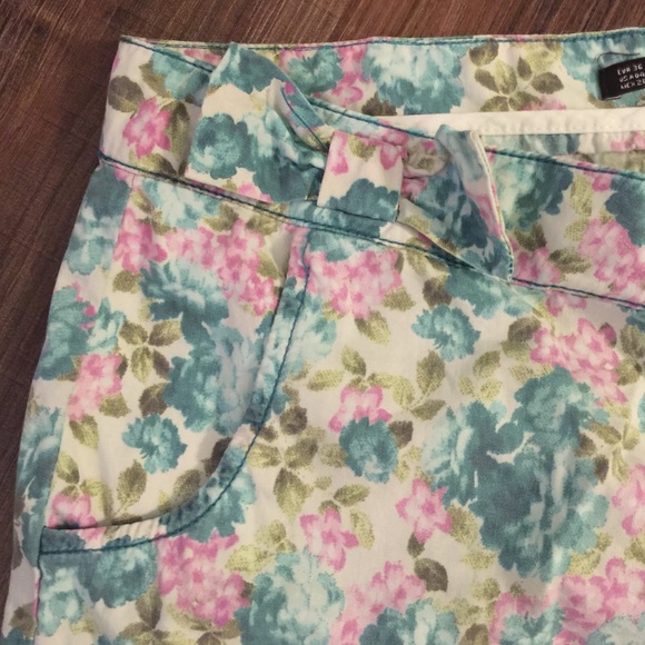 Zara floral shorts - Picture 3 of 4