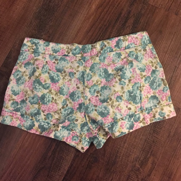 Zara floral shorts - Picture 4 of 4