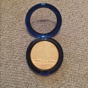 MAC Oh Darling Extra Dimension Skin Finish