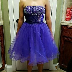 SUPER cute short formal/ homecoming dress