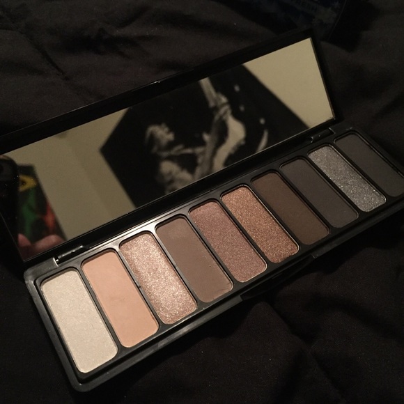 e.l.f everyday smoky eyeshadow 💞