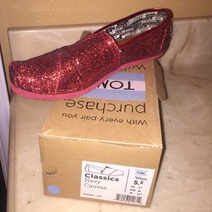 Red glitter Toms