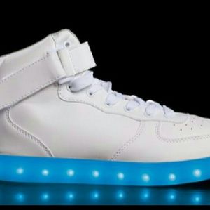 Meet your Posher, Cynthia