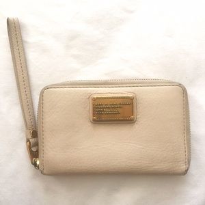 Marc by Marc Jacobs Classic Q Zip Around Wallet