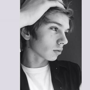 Meet your Posher, Kris