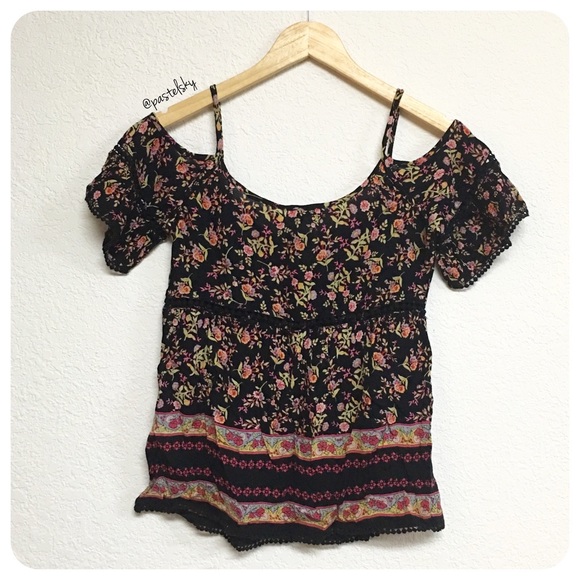 🆕 PATRONS OF PEACE top - Picture 2 of 4