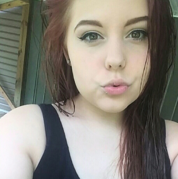 Meet your Posher, Alesia