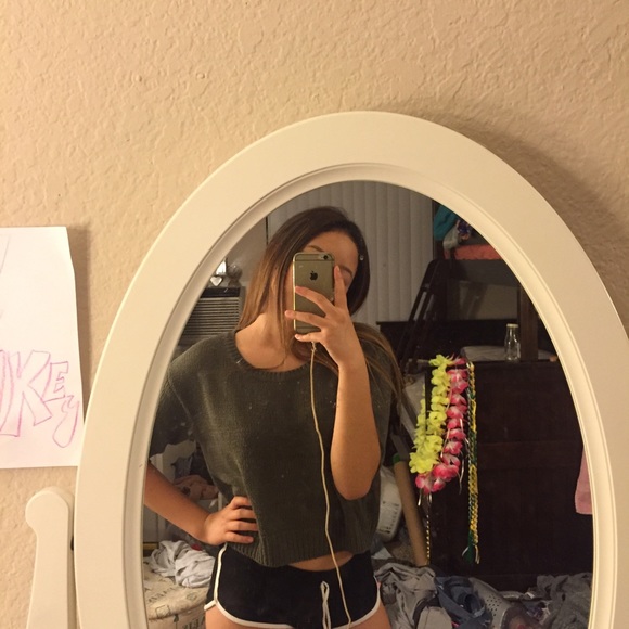 H&M green knit top