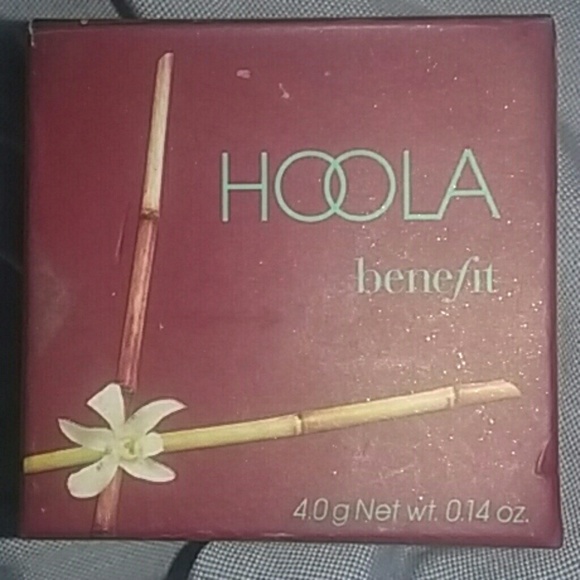 Hoola bronzing powder
