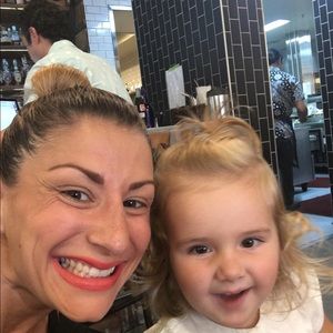 Meet your Posher, Ana