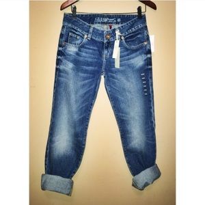 ⬇️🆕 Guess • Straight Leg Classic Jeans NWT