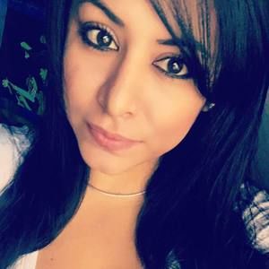 Meet your Posher, Ester