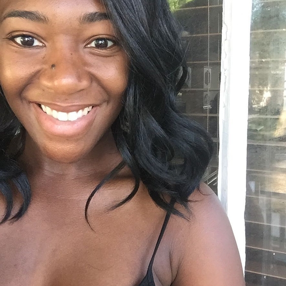 Meet your Posher, Britni