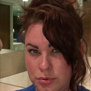 Meet your Posher, Caitlin