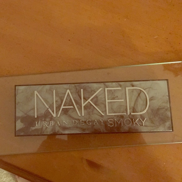 Naked smoky pallet