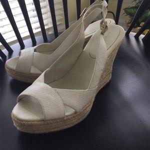 Banana Republic size 9 wedge