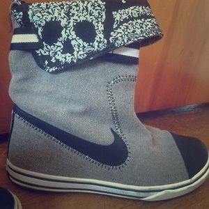 Nike skull & crossbones sneaker boots