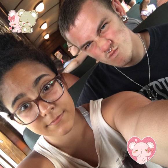 Meet your Posher, Alexis