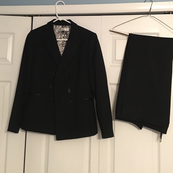 Woman's black Tahari suit size 6
