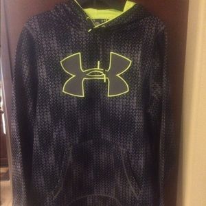 Mens Under Armor hoodie size M only worn once.
