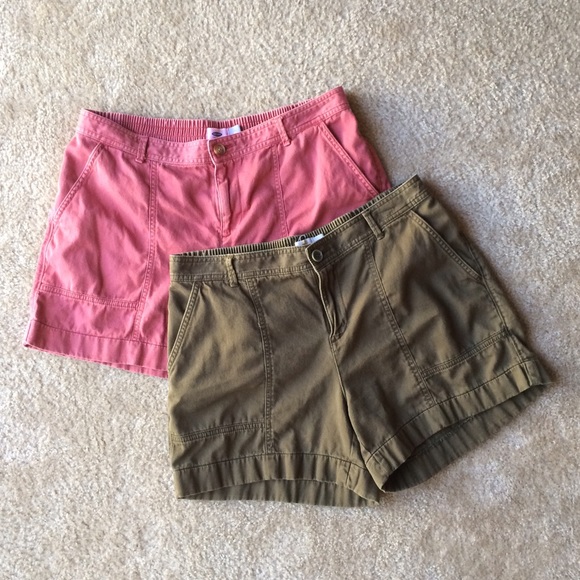 Old Navy Pants - 🎉 2 for $10! OLD NAVY SHORTS 🎉