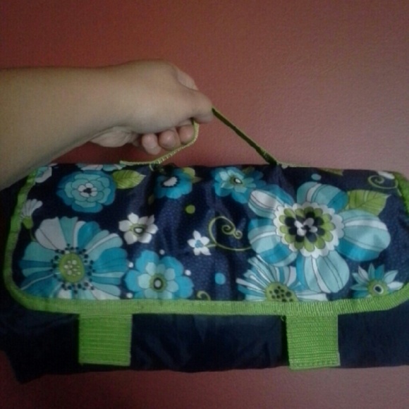 Thirty-One portable blanket