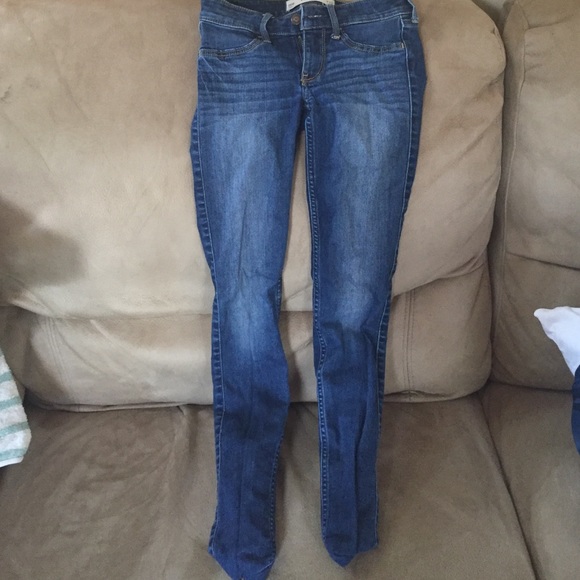 Hollister Jeans - Picture 1 of 2