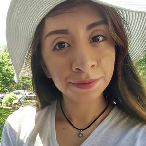 Meet your Posher, Isabel