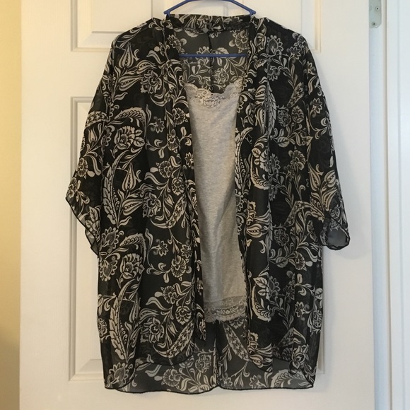 Black Floral Kimono