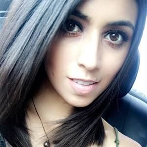 Meet your Posher, Raquel