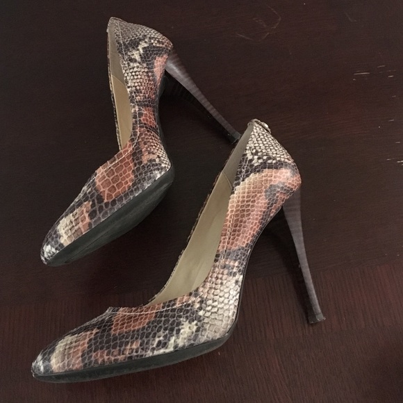 Python Calvin Klein 4" Heels Size 7.5 - Picture 3 of 4