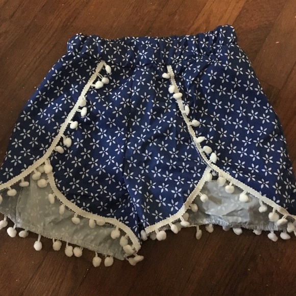 Brand new Pom trim shorts