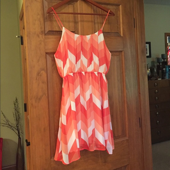🆕Chevron Dress NWT - Picture 2 of 3