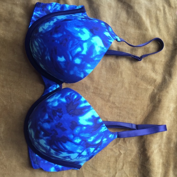 Victoria's Secret Pink Wear Everywhere Push-up bra