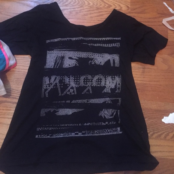 Valcom tee