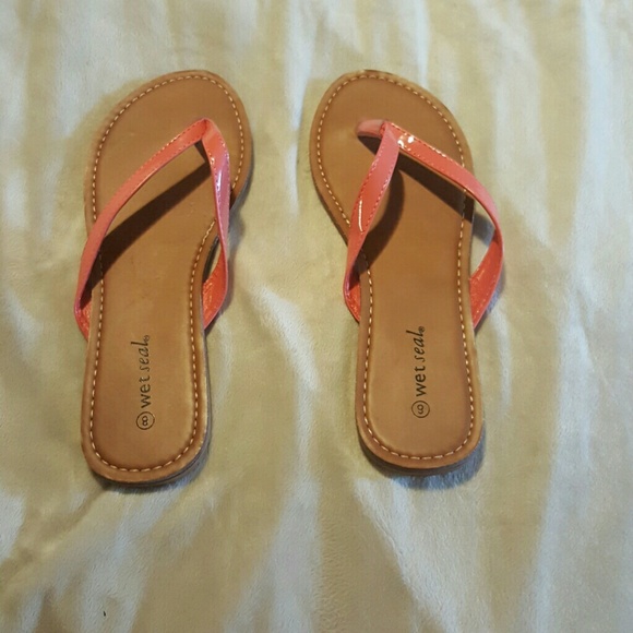 NWT Wet seal sandals.