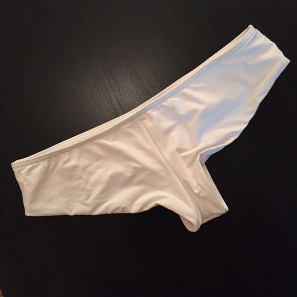 SOLD❗NWOT Victoria's Secret bikini - Picture 3 of 4