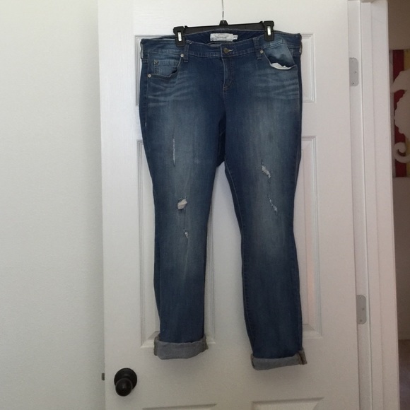 Torrid destructed skinny jeans